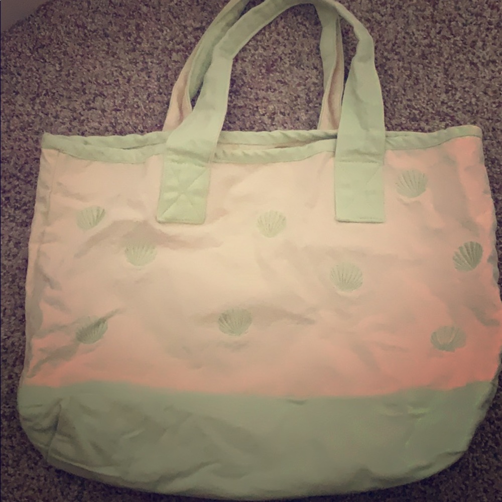 Tote bag